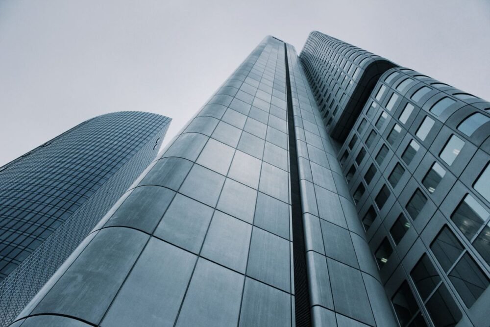 Landmark AED 1.2 Billion Office Asset Trade in Abu Dhabi Signals Investor Confidence