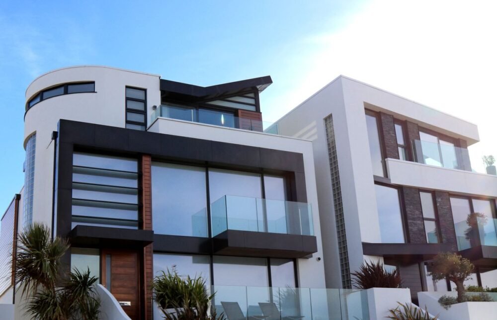Institutional Landlords Accelerate UAE Portfolio Expansion as Yields Compress to 4.1%